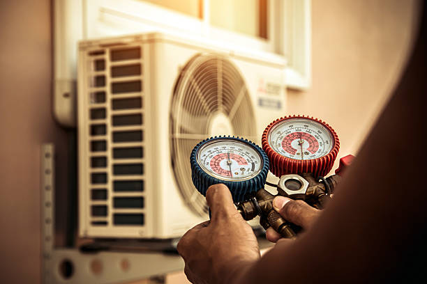 Professional Hvac technician working in Lamont, MI